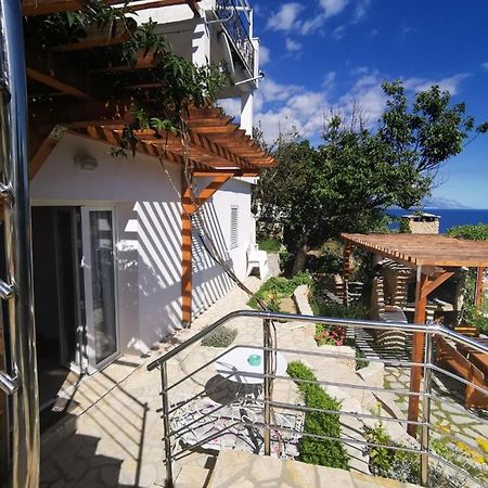 Apartments By The Sea Mimice, Omis - 14230 Εξωτερικό φωτογραφία