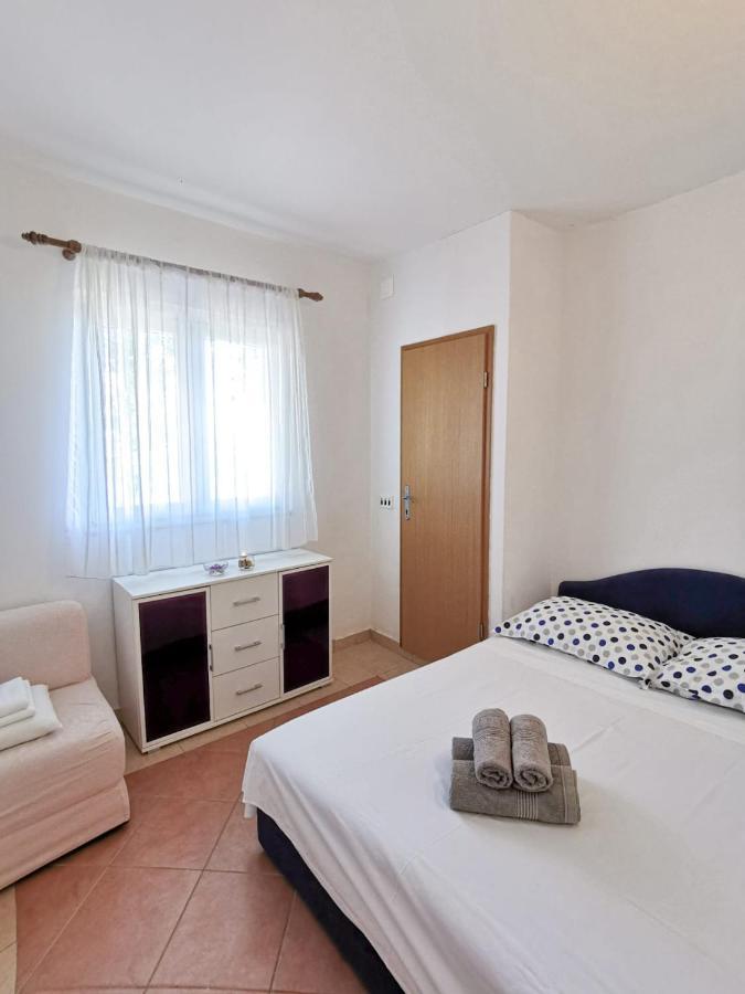 Apartments By The Sea Mimice, Omis - 14230 Εξωτερικό φωτογραφία