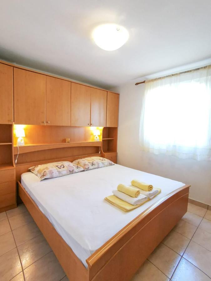 Apartments By The Sea Mimice, Omis - 14230 Εξωτερικό φωτογραφία