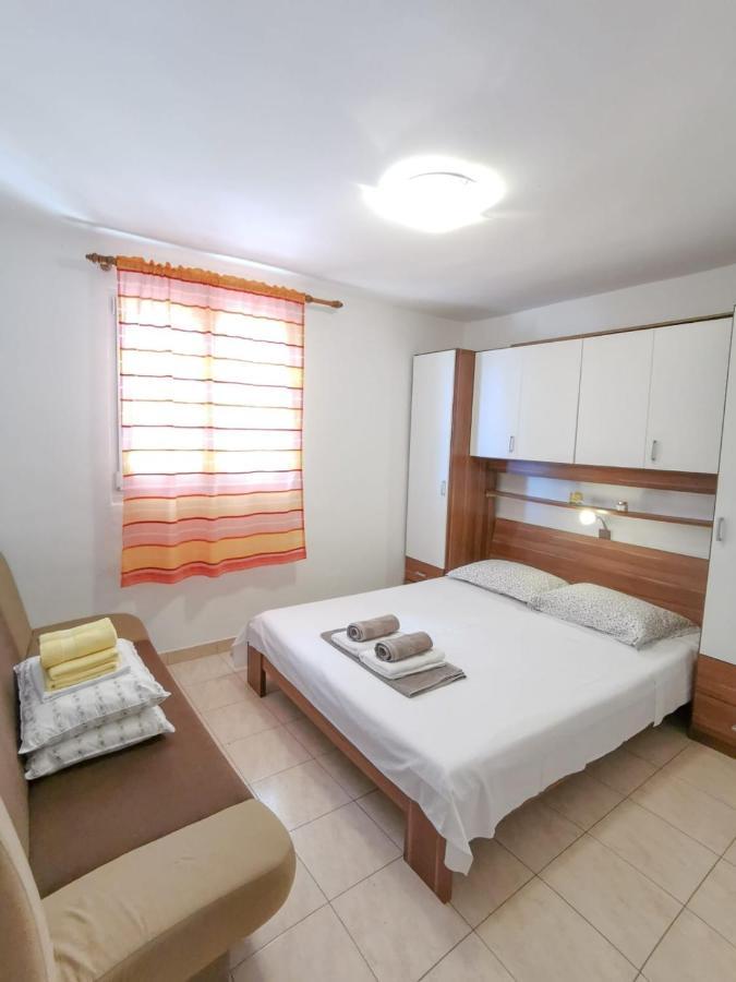 Apartments By The Sea Mimice, Omis - 14230 Εξωτερικό φωτογραφία