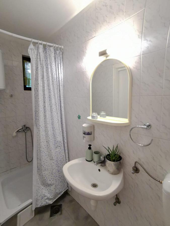 Apartments By The Sea Mimice, Omis - 14230 Εξωτερικό φωτογραφία